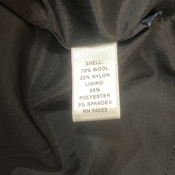 Banana Republic Charcoal Wool Blend Suit Blazer with Belt Skirt - Picture 13 of 15